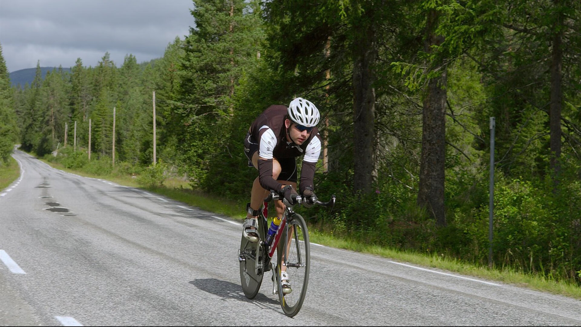 九游(jiuyou)官方网站-2018年西部决赛：库里在关键时刻连续远投六连中，帮助勇士逆转及时追平对手